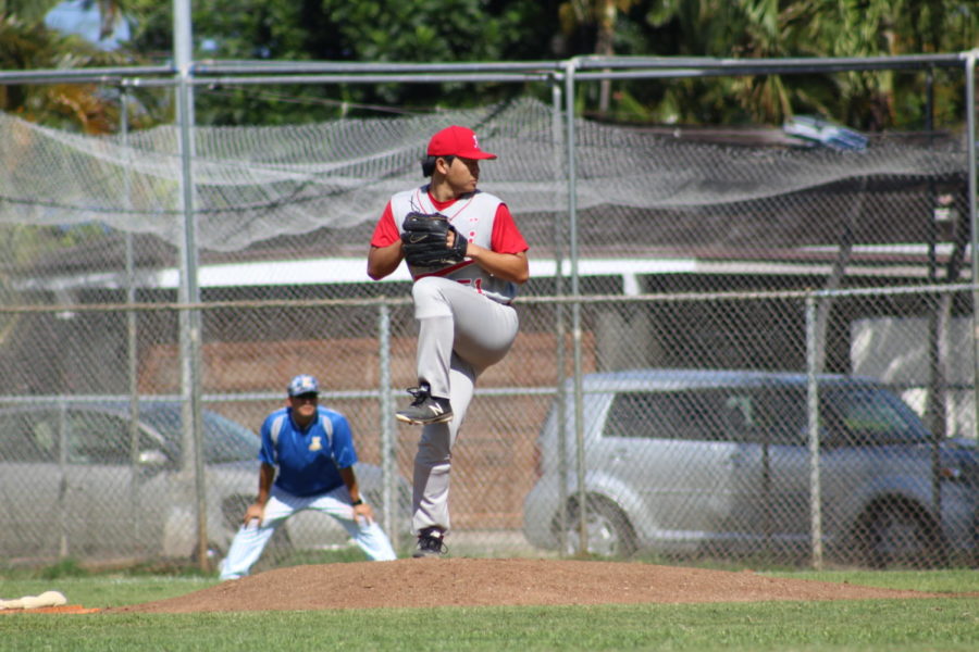 Kalani+Senior+Edward+Lee+pitches+against+Kaiser+High+School+on+April+20.+Kalani+won+4-3+in+Game+3+in+the+OIA+Division+I+playoffs.+Photo+by+Noah+Tamura.