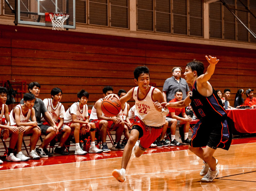 Freshman Jacob Shibuya drove past a Kalaheo player during the second half of Fridays game but his skills werent enough to secure the win. Kalani lost 44-41. Photo by Serena Wong 2018.