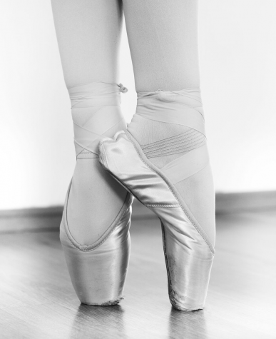 Ballet shoes (Russian ballet school М. Исаева) Wiki Commons. 